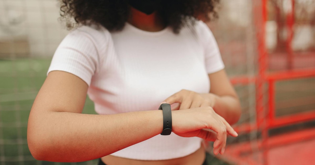 Fitness Tech Revolution: How Wearable Data and Performance Monitoring Are Transforming Athletic Training Regimens