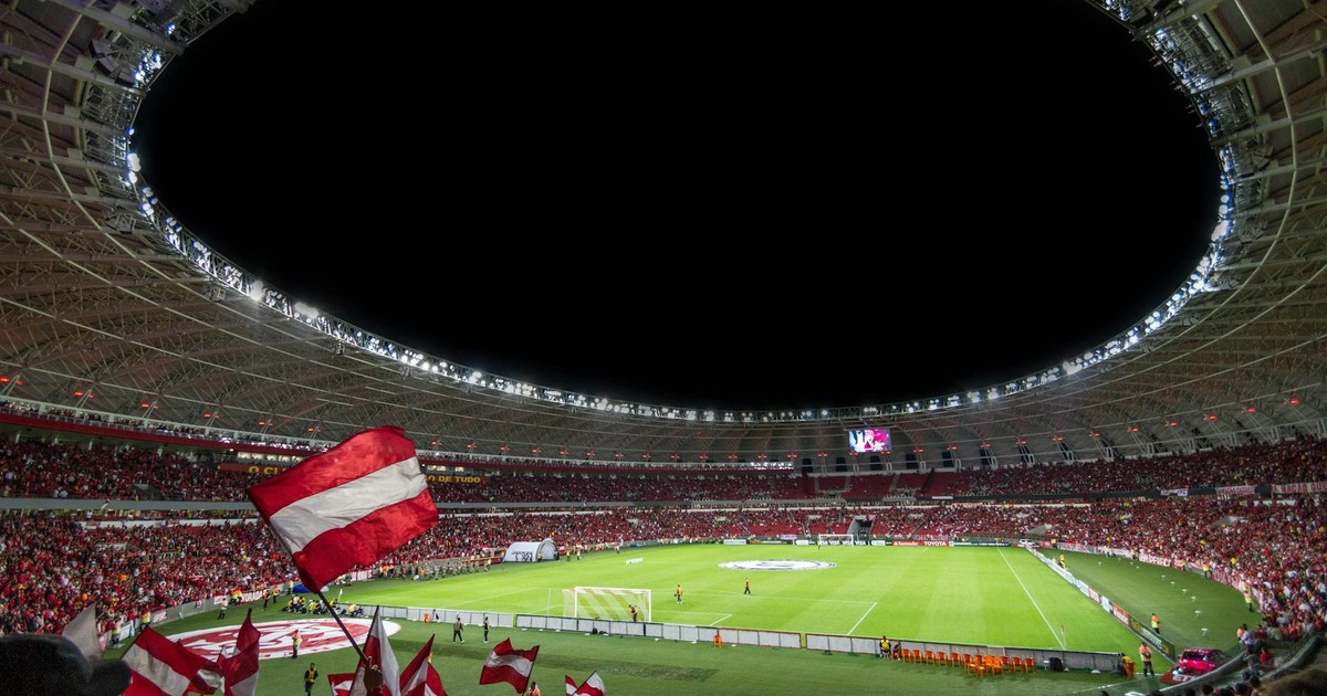 Forest’s Survival Bid Bolstered by Williams Stunner in Tense Villa Stalemate