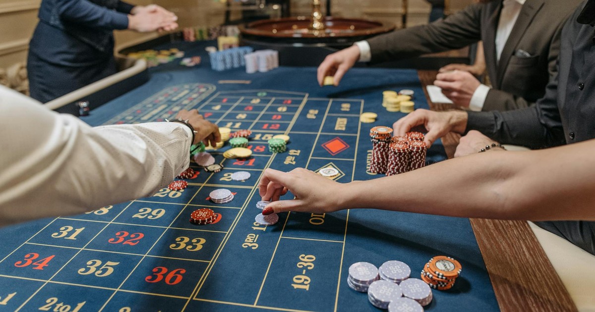 Betting Market Movements: How Injury Reports, Weather Conditions, and Lineup Changes Impact Odds in Real-Time