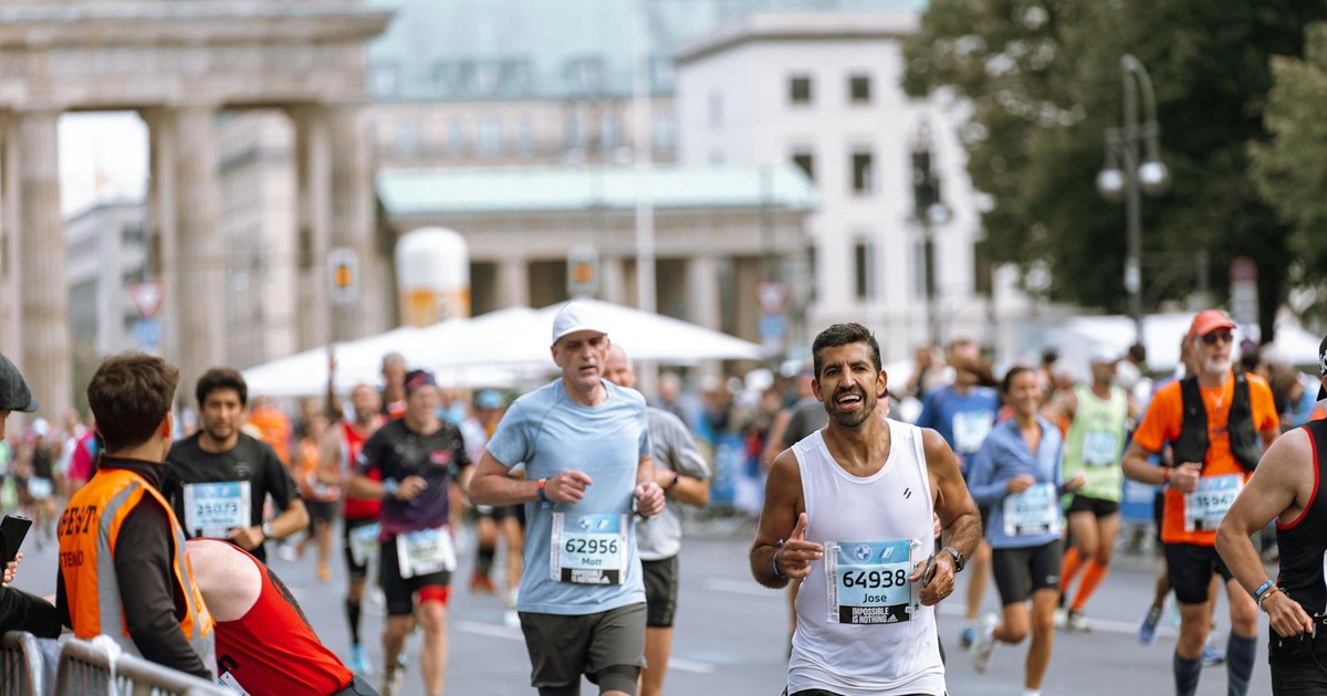 Olympic Marathon Preparation: Analyzing Altitude Training, Nutrition Strategies, and Performance Data of Elite Runners