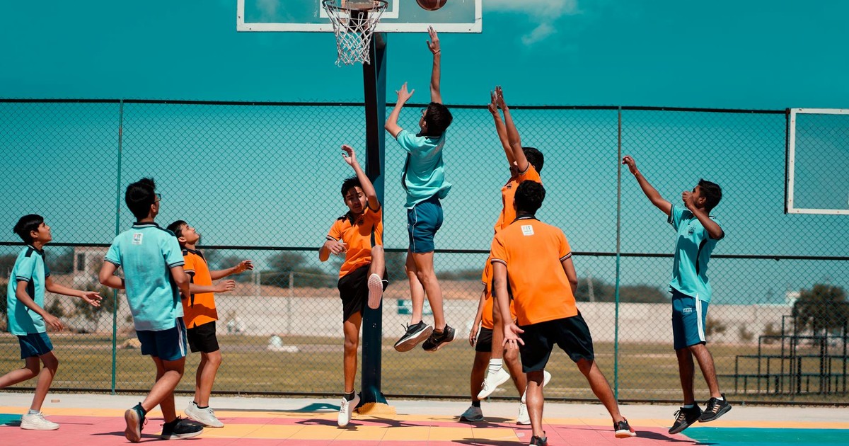 Basketball’s Pick-and-Roll Evolution: How Advanced Tracking Data Is Optimizing Screen Actions and Scoring Efficiency